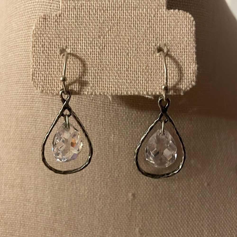 Drop earrings